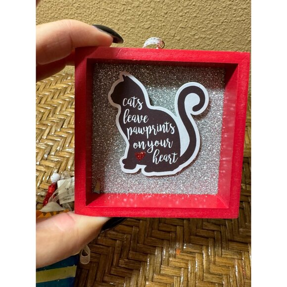 Vintage Cat-Themed Christmas Ornament Set With Stocking Cat Paper Garland - Picture 2 of 14